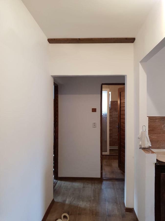 Apartment Straja Lupeni  Eksteriør bilde